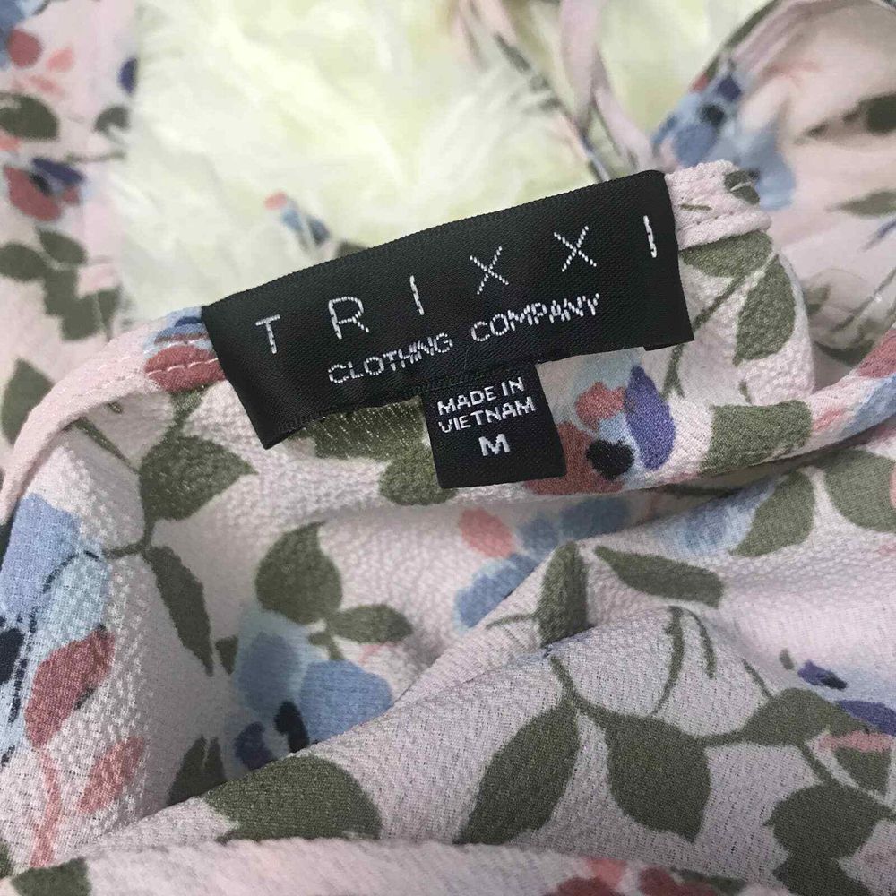 TRIXXI Romper Womens Medium Floral Color‎ Block Pink Surplice V Neckline Kimono - Picture 10 of 13